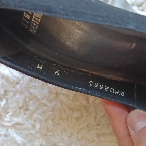 Stuart Weitzman - Picture 4 of 4